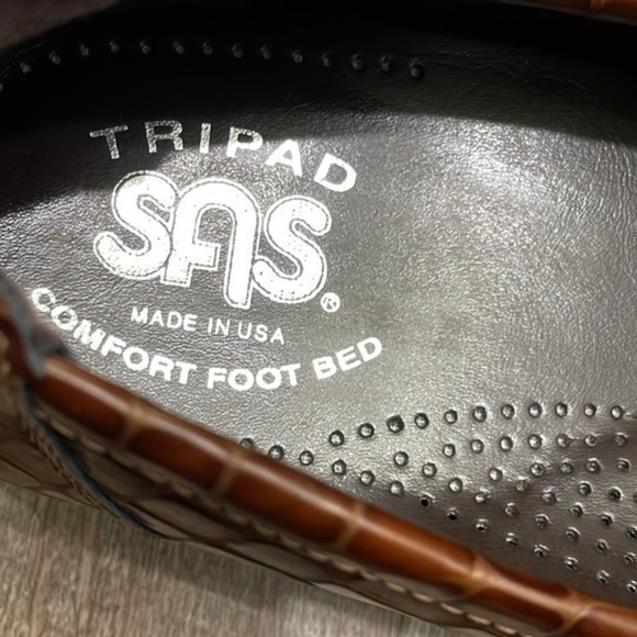 SAS Simplify brown leather embossed croc pattern slip on loafer size 8 - Picture 4 of 8